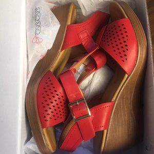 DBDK brand new red wedges, still in the box